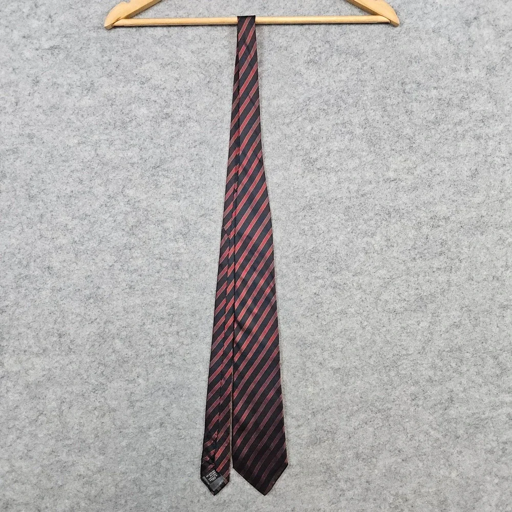Giorgio Armani Cravatte Burgundy & Black Diagonal Striped Silk Neck Tie‎ 58x3.5
